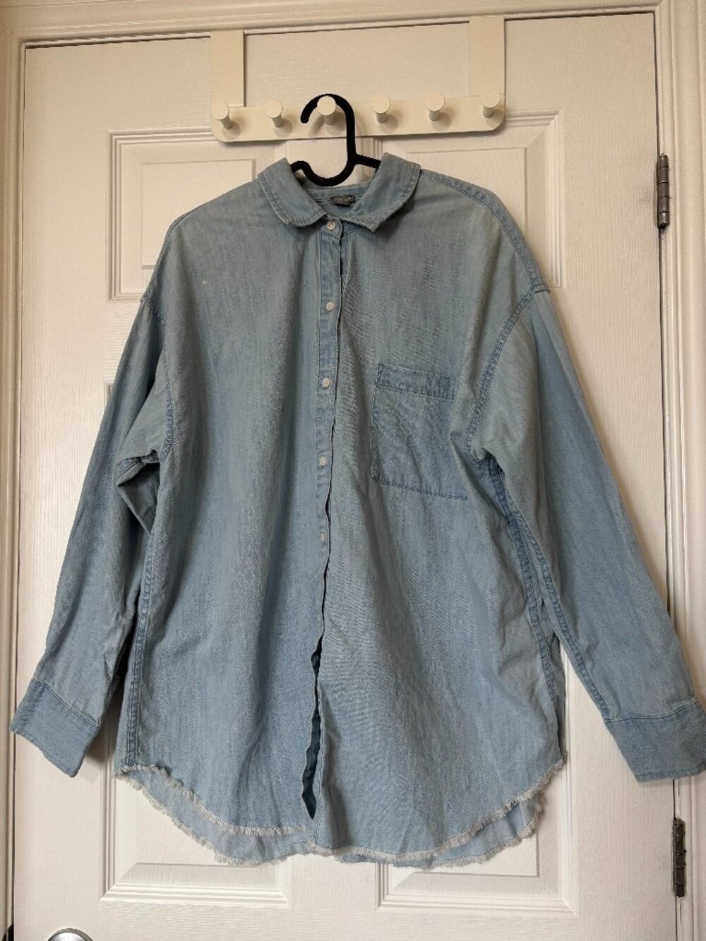 aerie // Light Blue Chambray Shirt (Size XL)